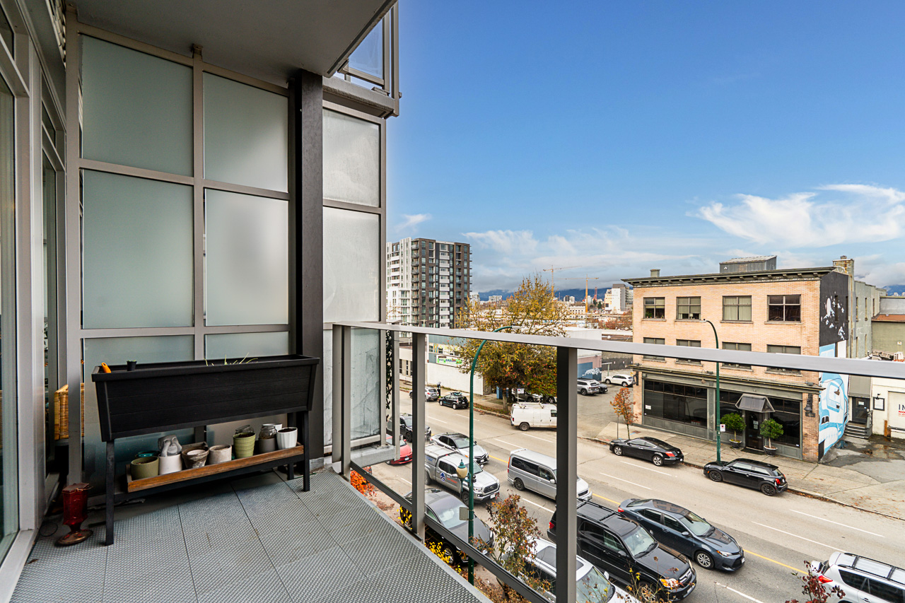 #417 - 256 E. 2nd Avenue